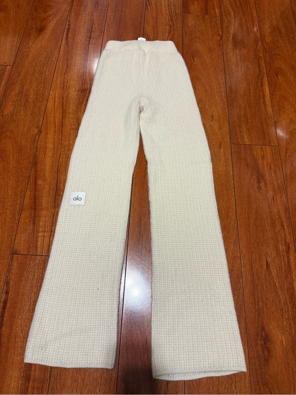 ALO Yoga Cream Knit Waffle Lounge Pants - Picture 1 of 6